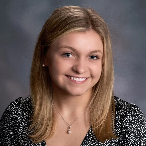 Alexa Silvestri headshot